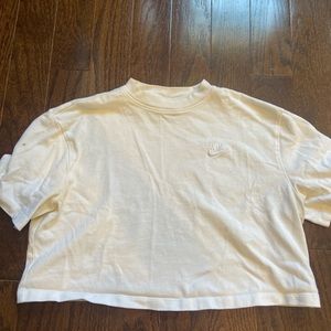 ✨2 for $30✨ Nike crop top